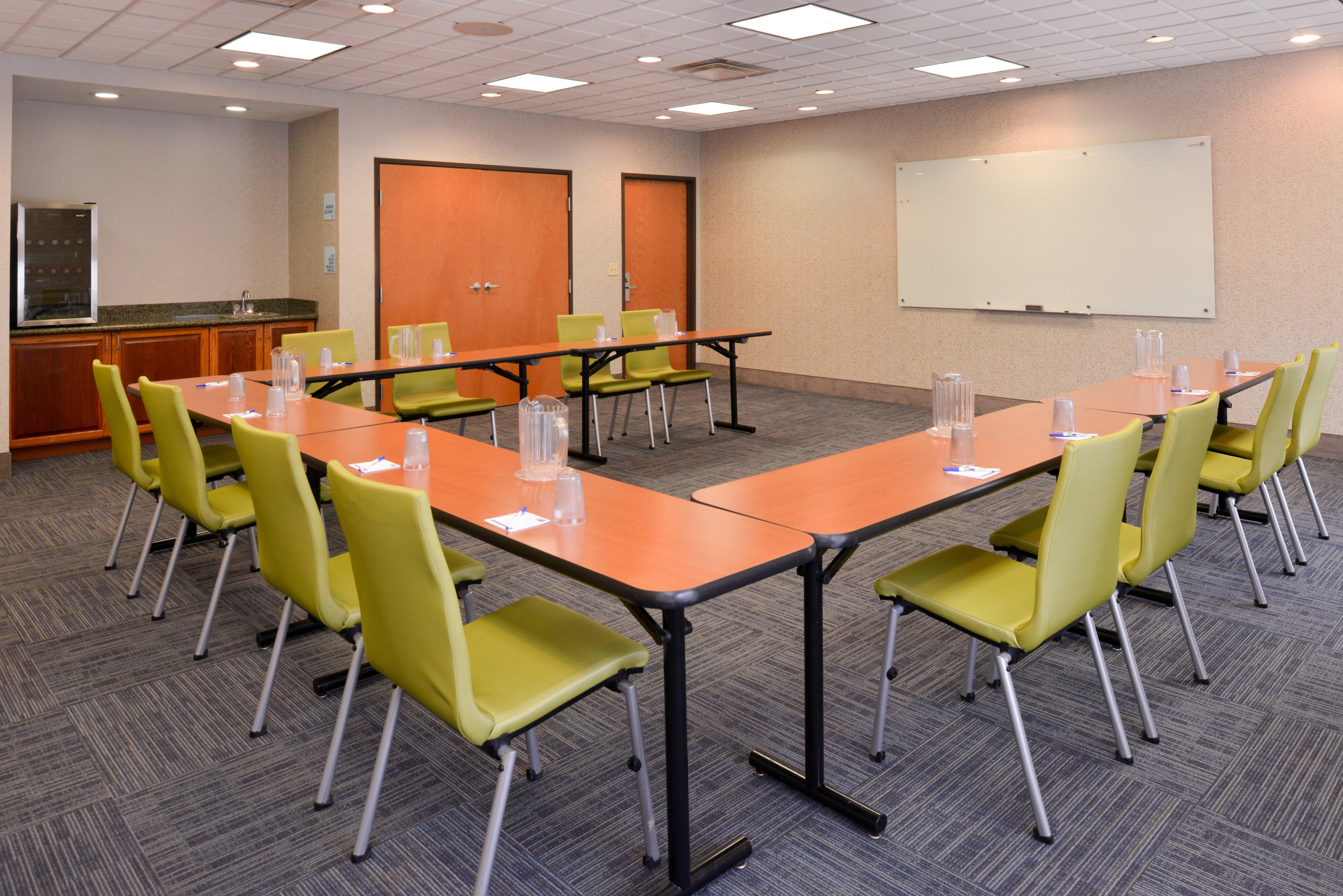 Holiday Inn Express Mineral Wells By Ihg Parkersburg Buitenkant foto