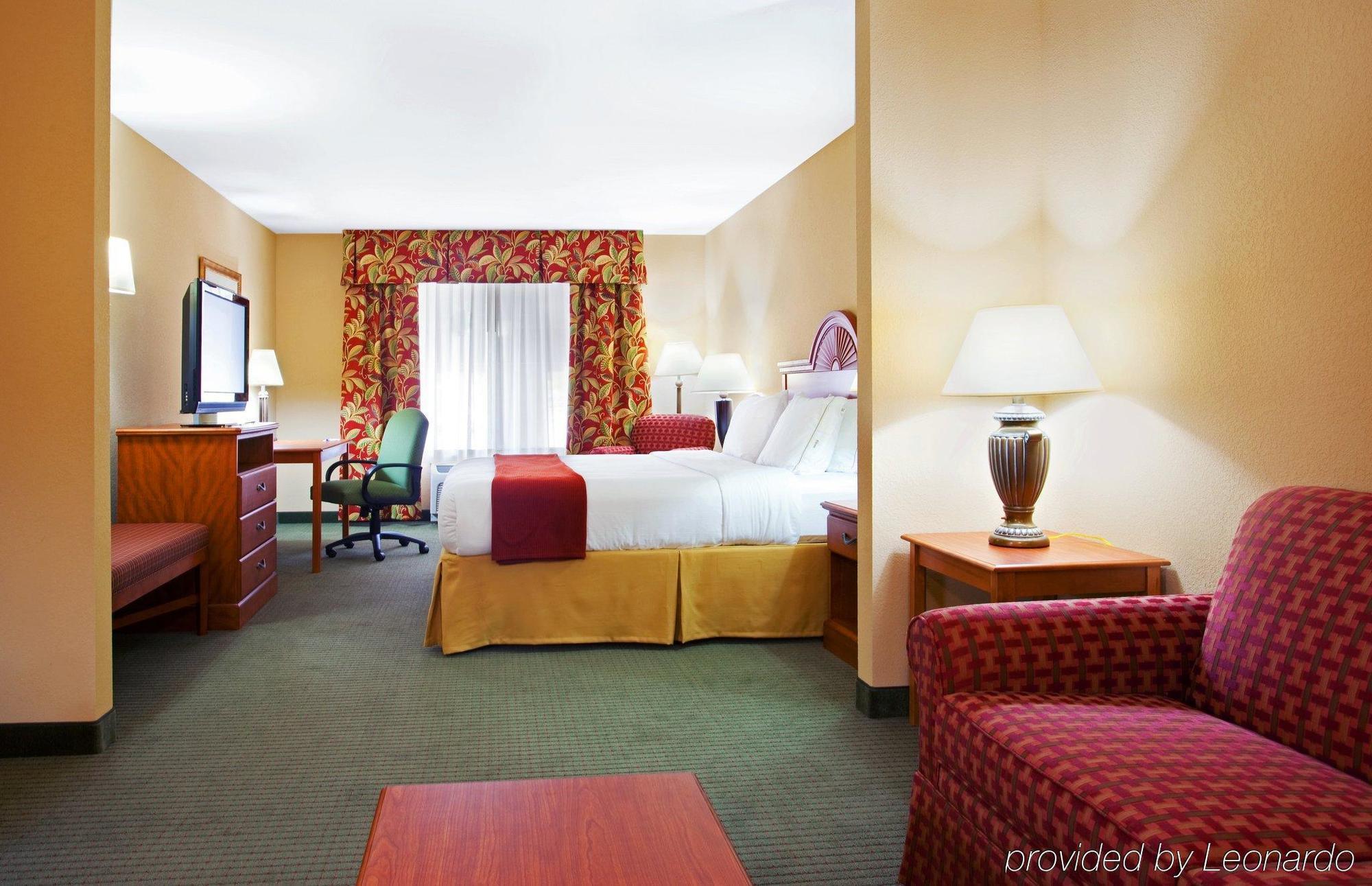 Holiday Inn Express Mineral Wells By Ihg Parkersburg Buitenkant foto