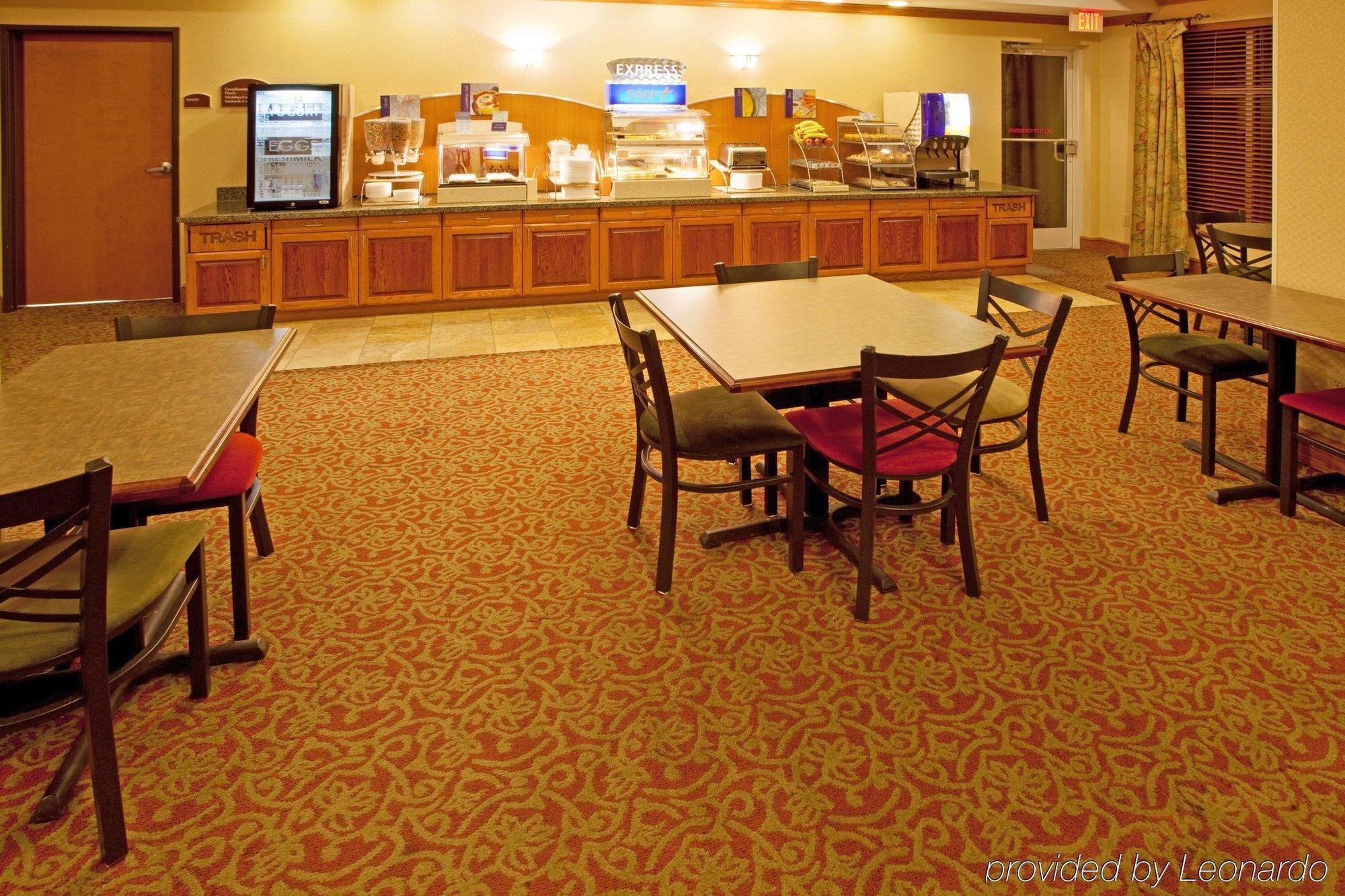 Holiday Inn Express Mineral Wells By Ihg Parkersburg Buitenkant foto