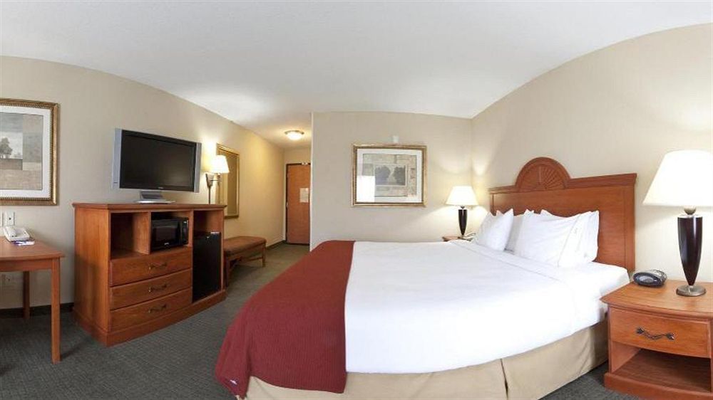 Holiday Inn Express Mineral Wells By Ihg Parkersburg Buitenkant foto