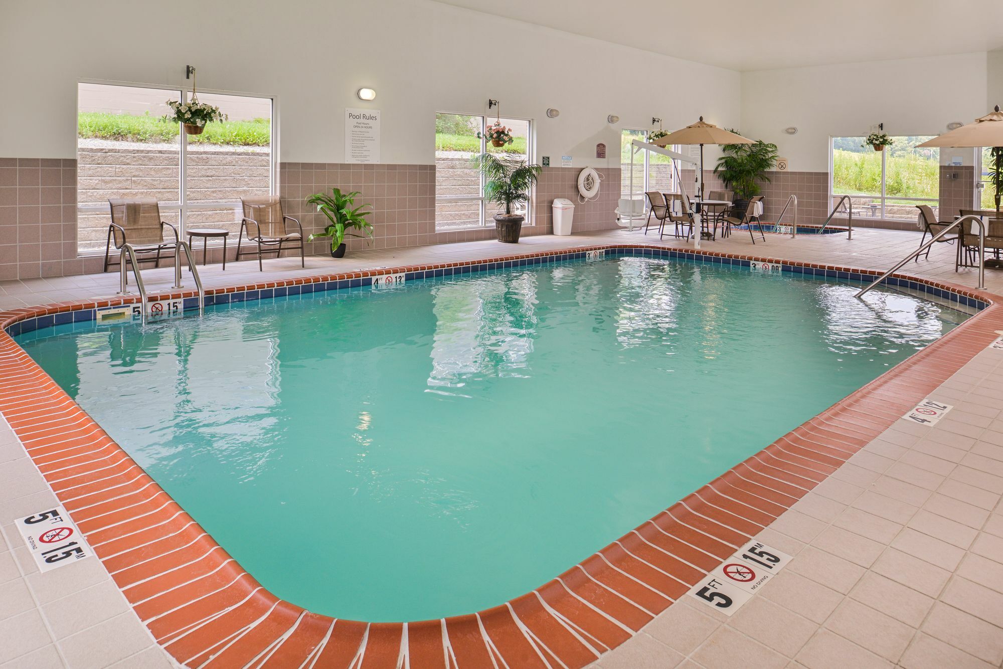 Holiday Inn Express Mineral Wells By Ihg Parkersburg Buitenkant foto