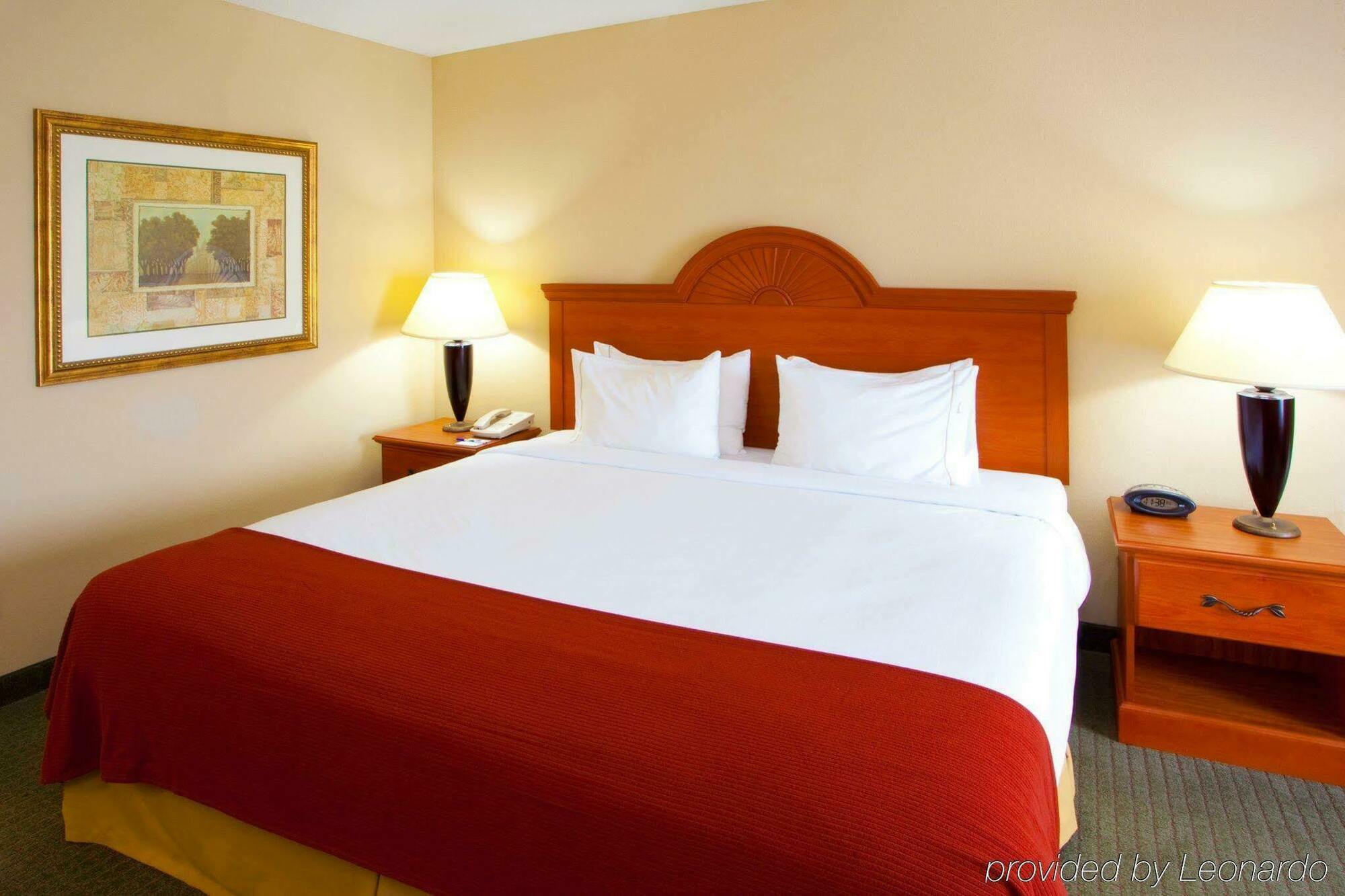 Holiday Inn Express Mineral Wells By Ihg Parkersburg Buitenkant foto