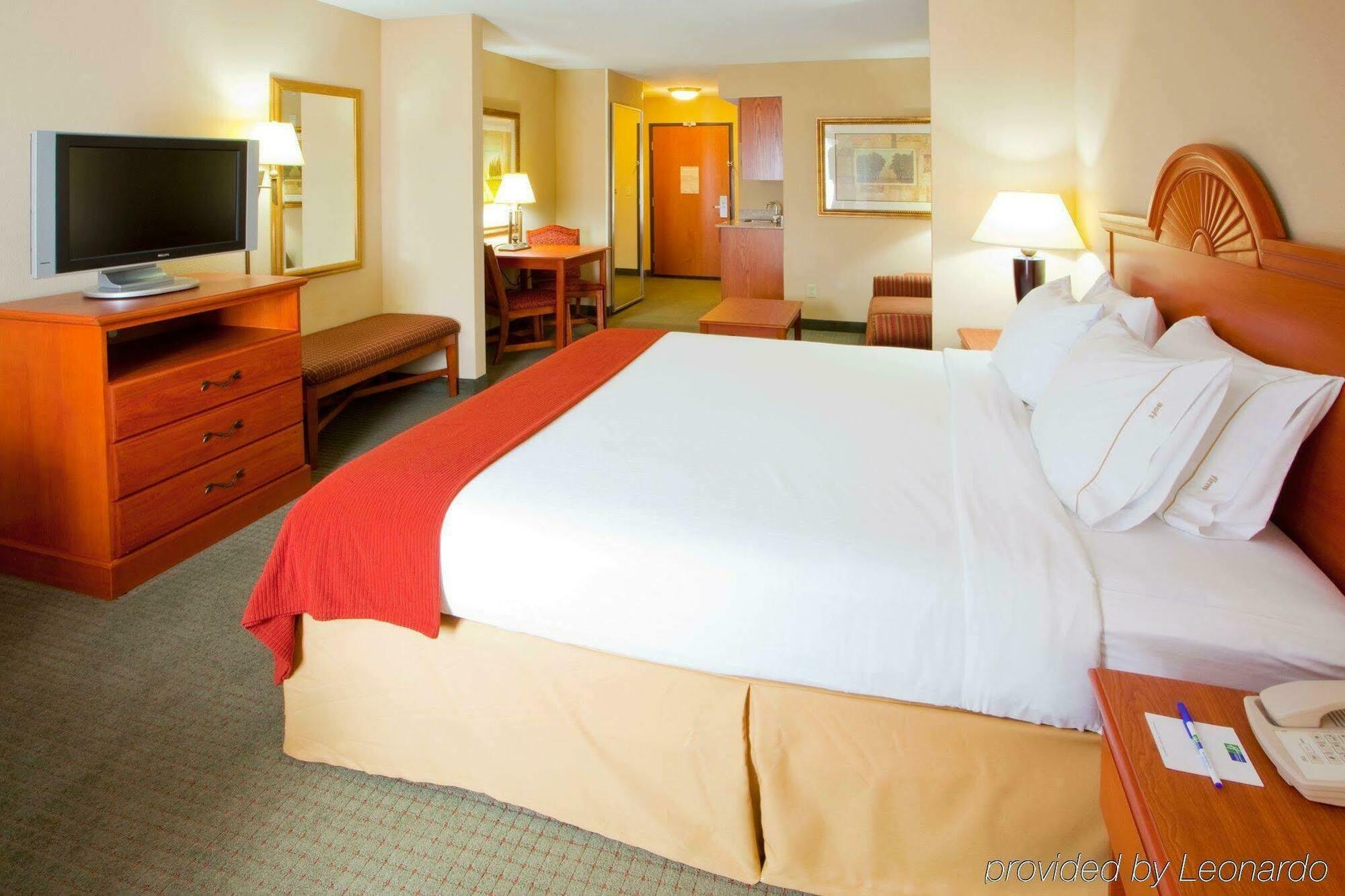 Holiday Inn Express Mineral Wells By Ihg Parkersburg Buitenkant foto