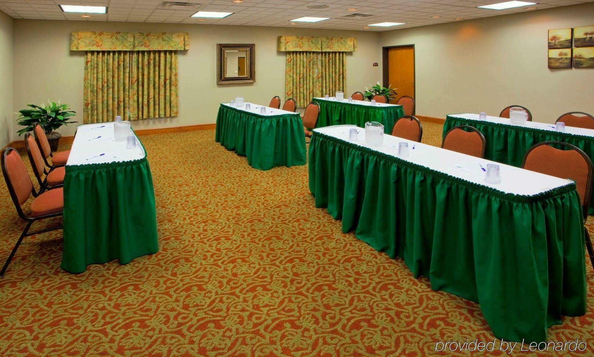 Holiday Inn Express Mineral Wells By Ihg Parkersburg Buitenkant foto